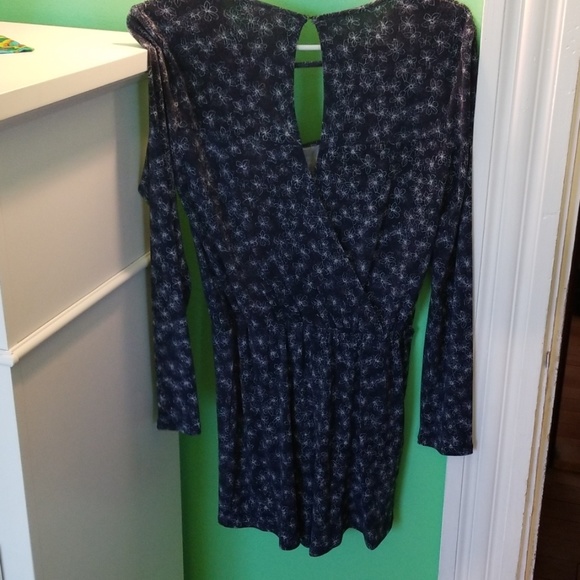 🆕BCBG women's romper - Picture 4 of 6